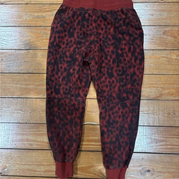 (812) +ZELLA RED &BLACK SWEATPANTS - Picture 5 of 8